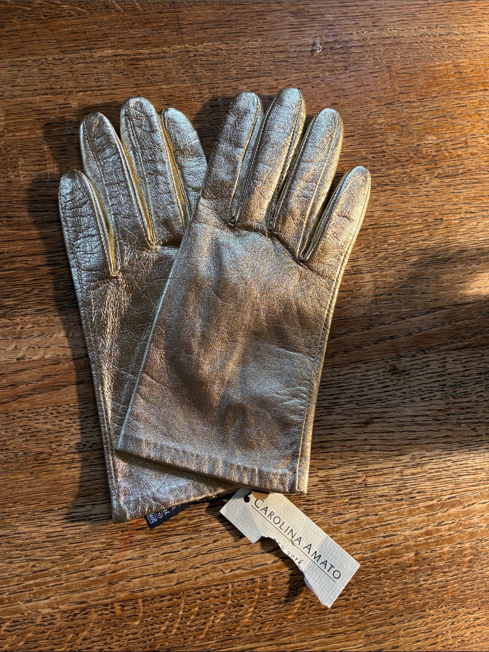NWT Carolina Amato Metallic Leather Gloves - Gold